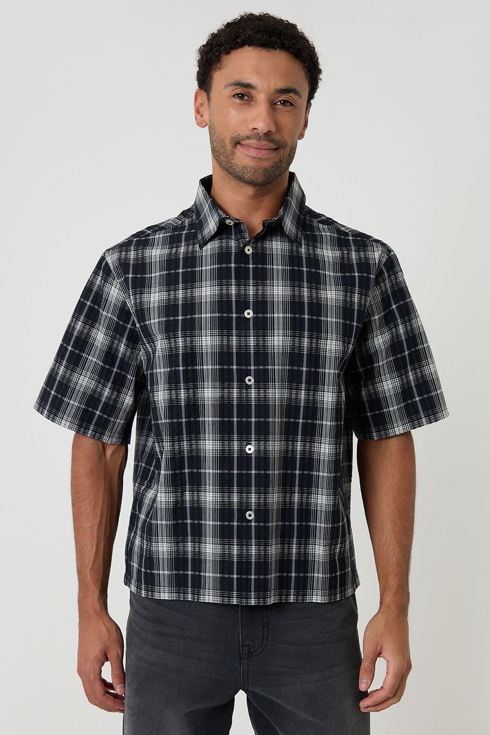 Threadbare Threadbare Men's Check Boxy Fit Short Sleeve Shirt in Black