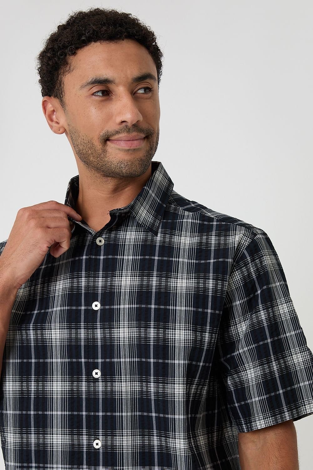 Threadbare Threadbare Men's Check Boxy Fit Short Sleeve Shirt in Black - 4
