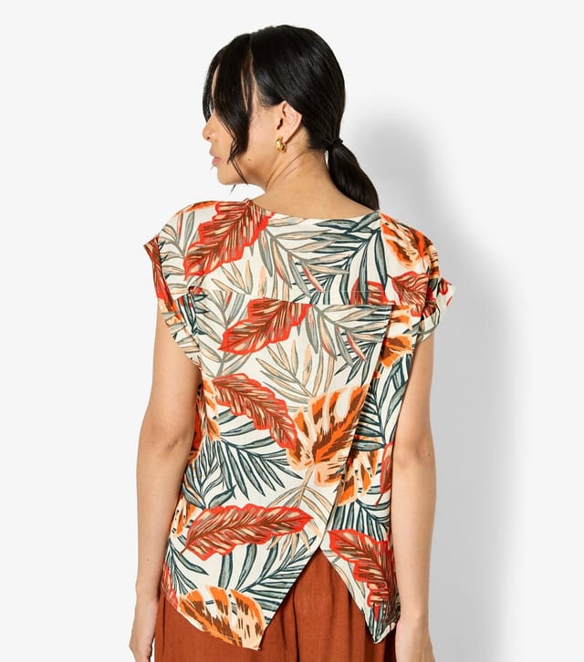 Apricot Women's Black Banana Leaf Print Top Apricot New Look - 3