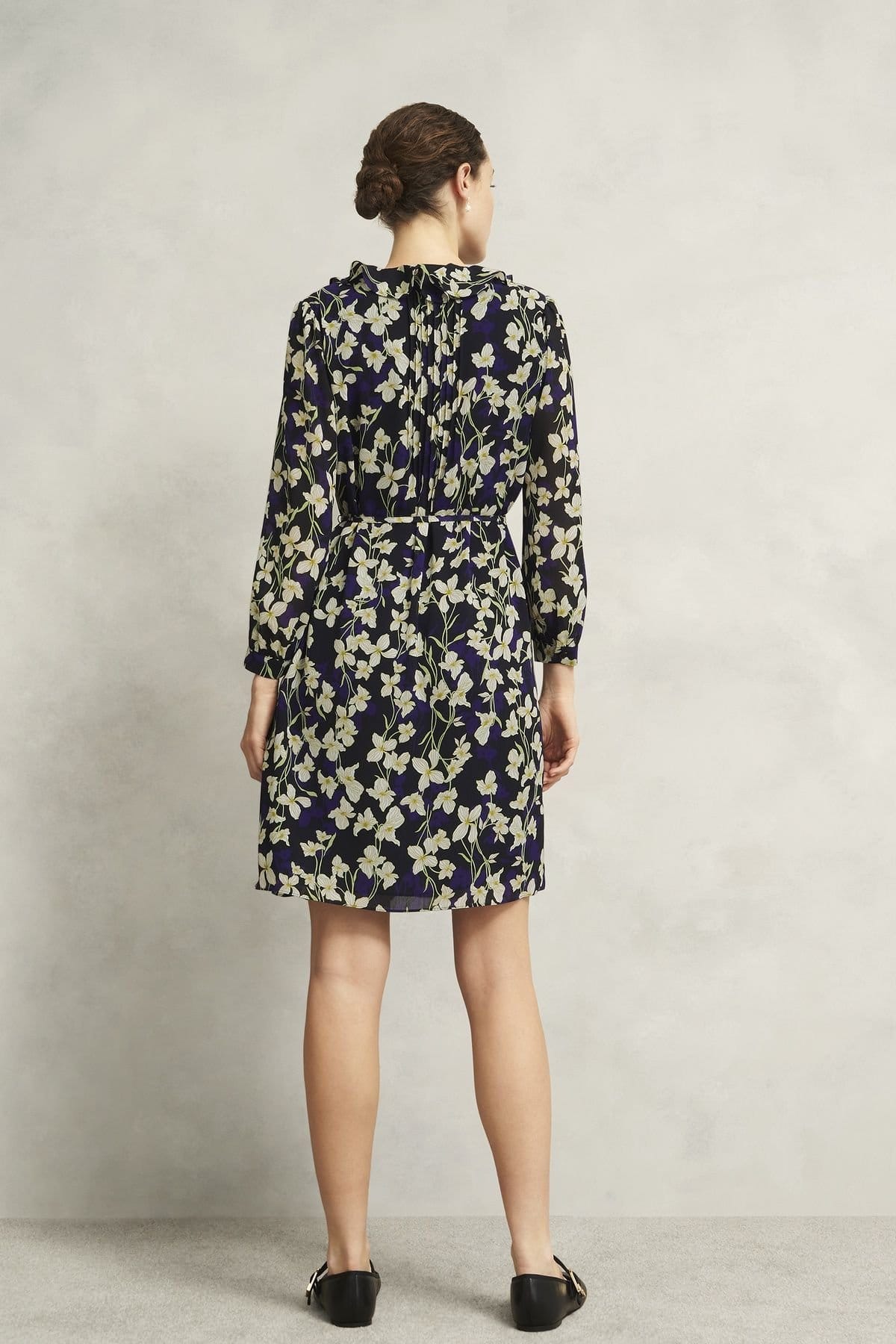 Hobbs London Hobbs London Women's Zoe Ruffle V-Neck Dress in Dark Navy - 4