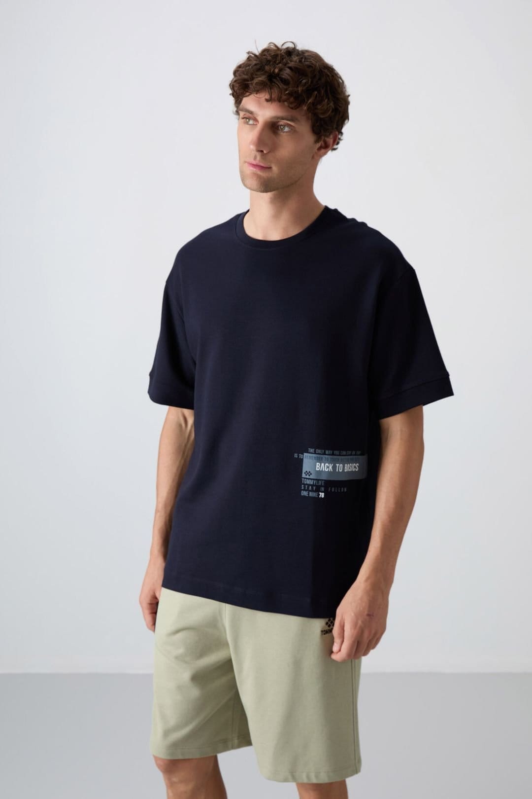 Tommy Life Tommy Life Men's Oversized Cotton-Blend Crew Neck T-Shirt in Navy - 4