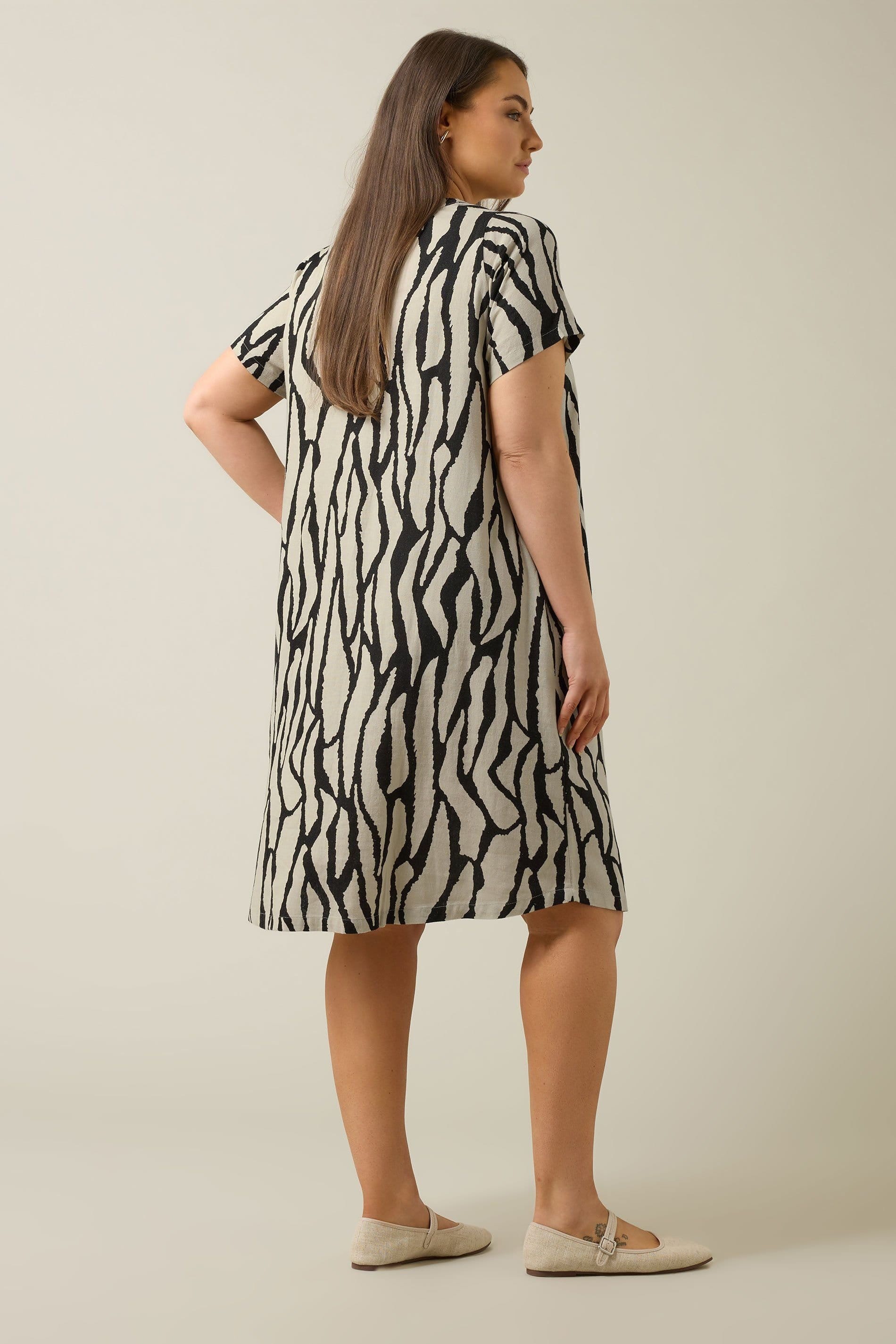 Evans Evans Women's Abstract Premium Linen Dress in Natural - 4
