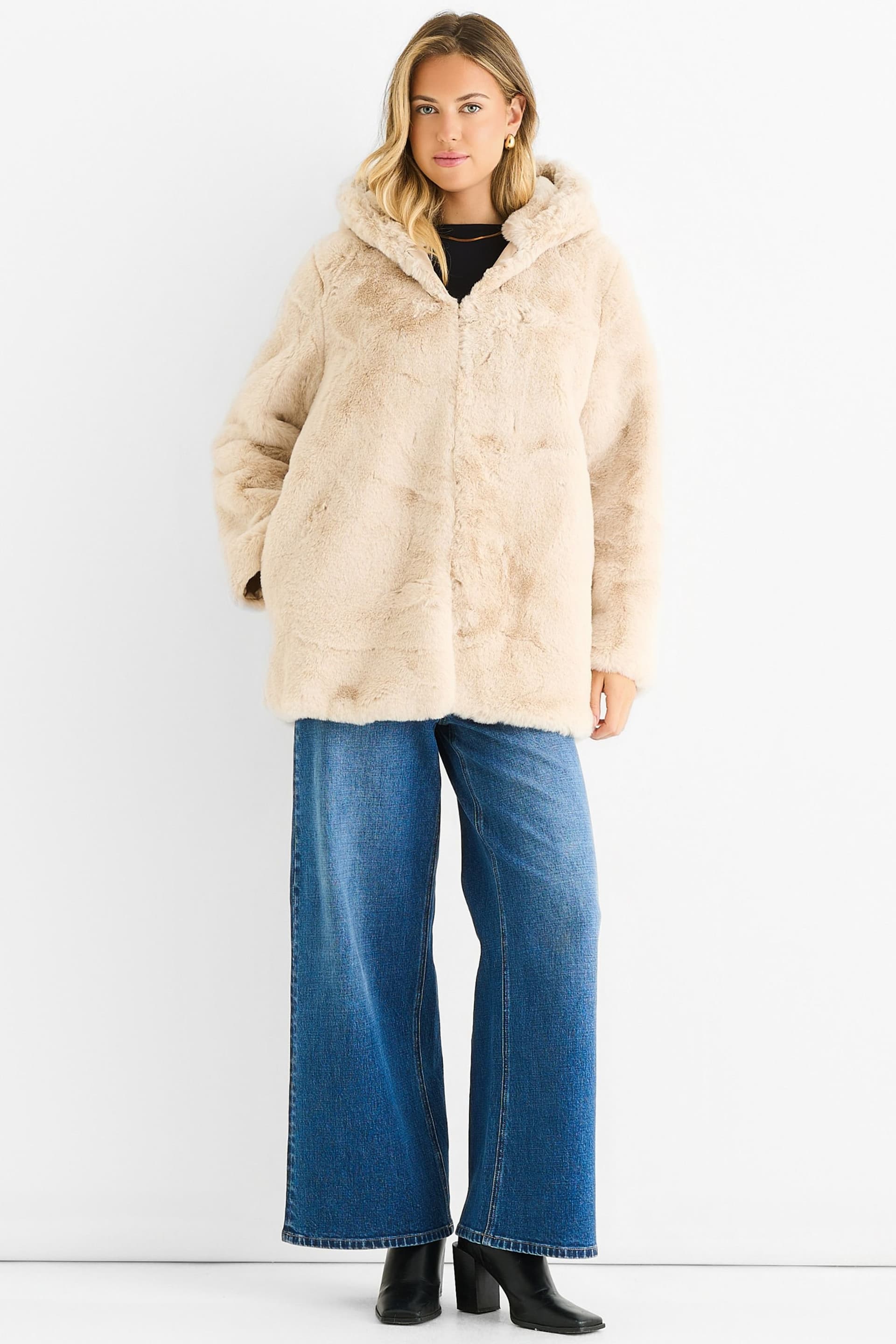 Gini London Gini London Stone Hooded Faux Fur Jacket