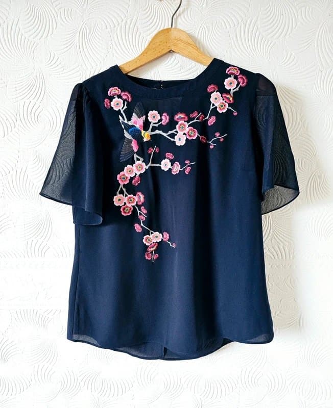 Oasis 🌸Stunning embroidered,  navy colour blouse size 12
