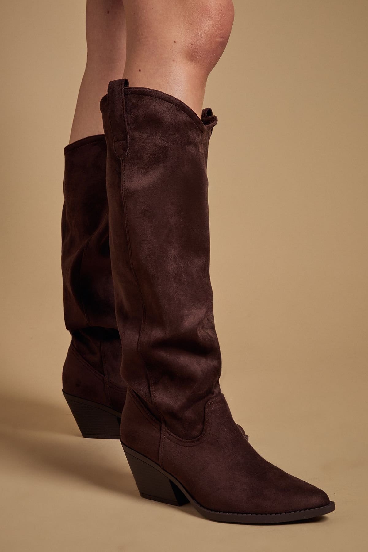 Oasis Oasis Women's Winnie Faux Suede Slouch Calf Boots in Chocolate - 4