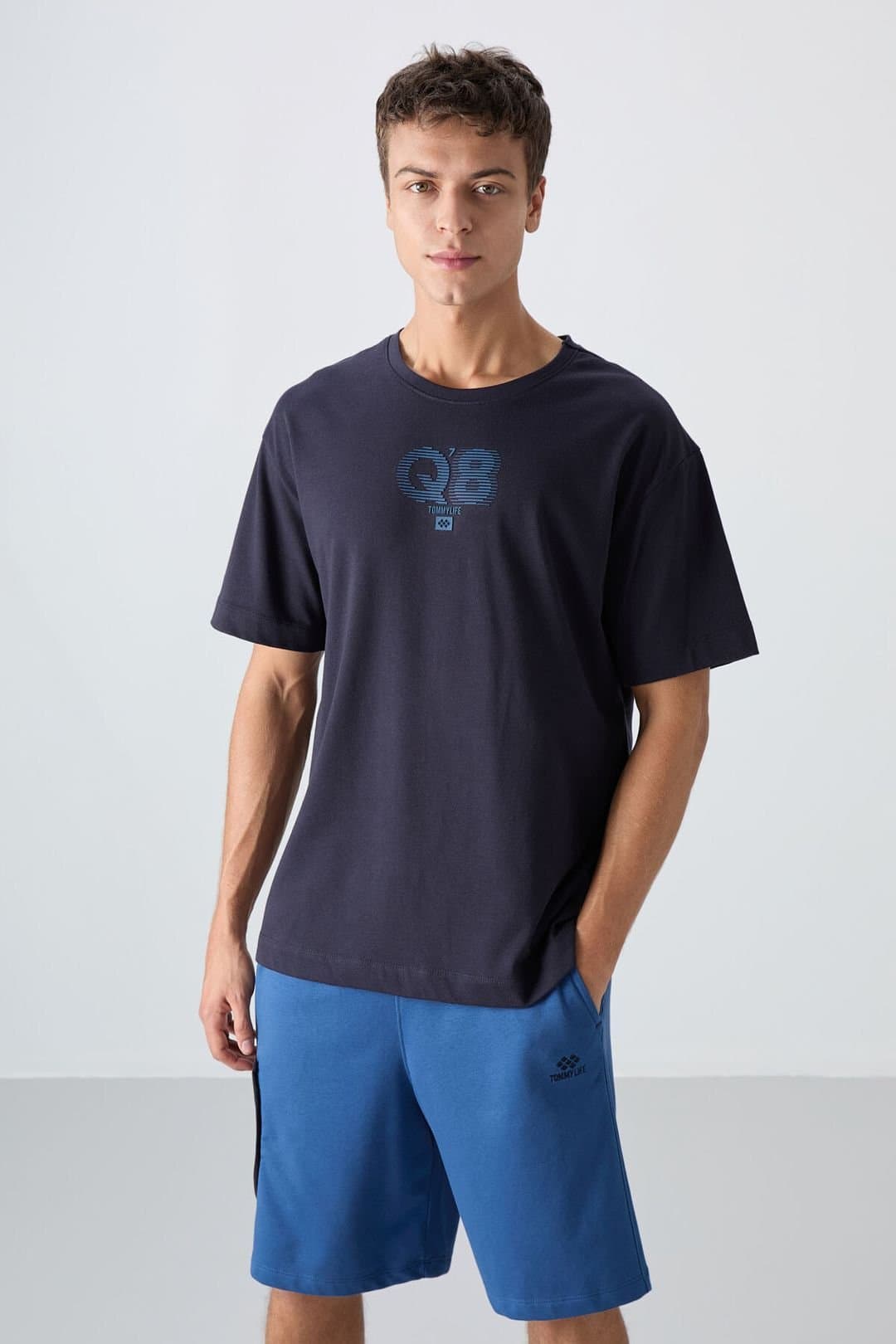 Tommy Life Tommy Life Men's Oversized Printed Logo Crew Neck T-Shirt in Navy