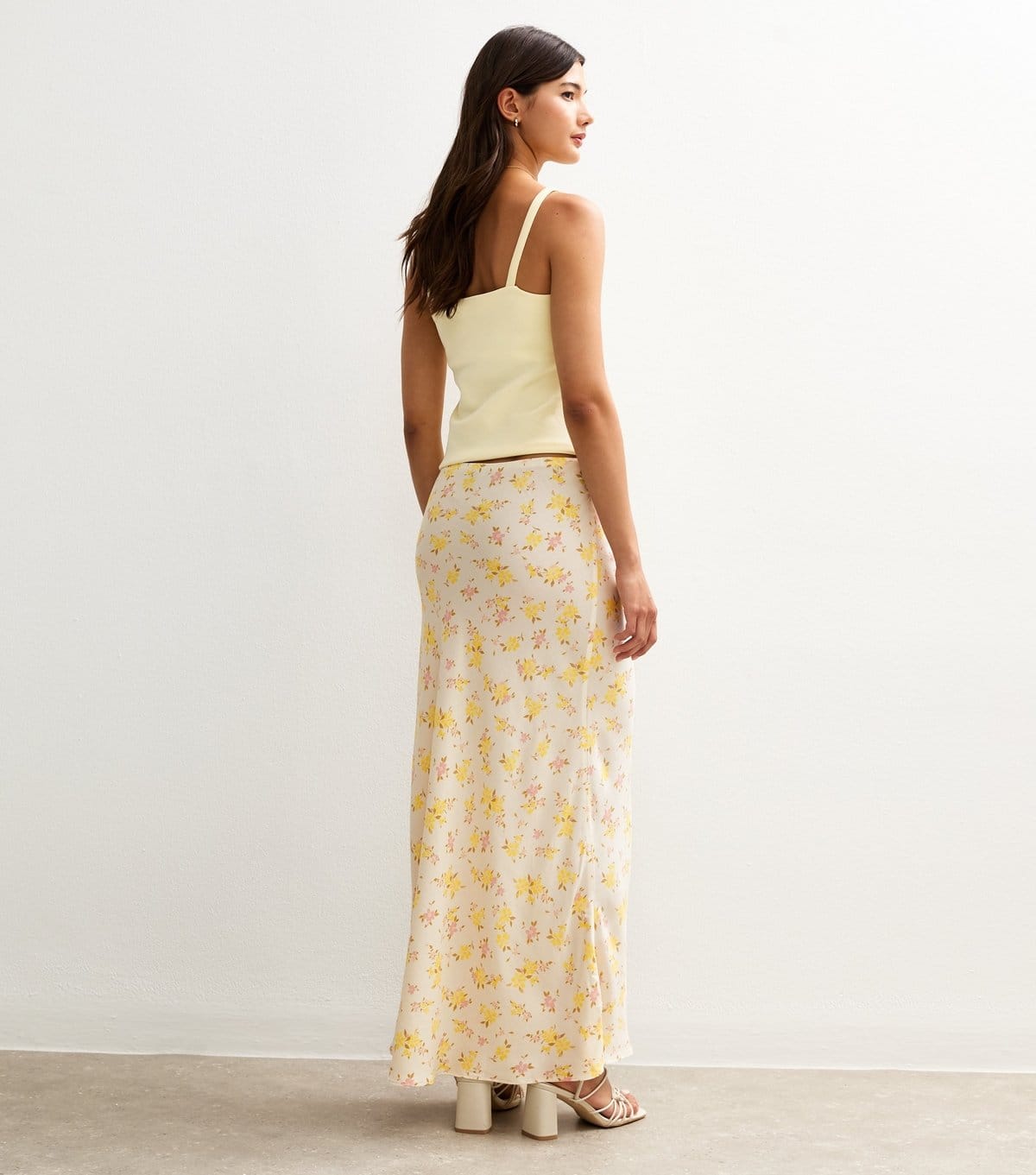 New Look Women's Yellow Floral Print Bias Cut Midi Skirt New Look - 4
