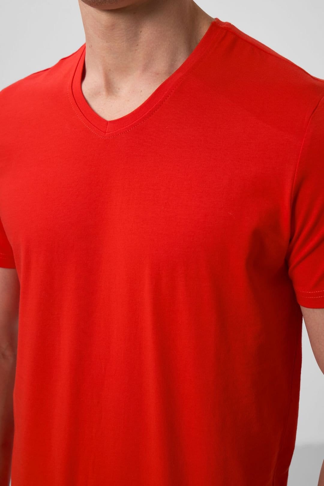 Tommy Life Tommy Life Men's V-Neck Short Sleeve T-Shirt in Red - 4