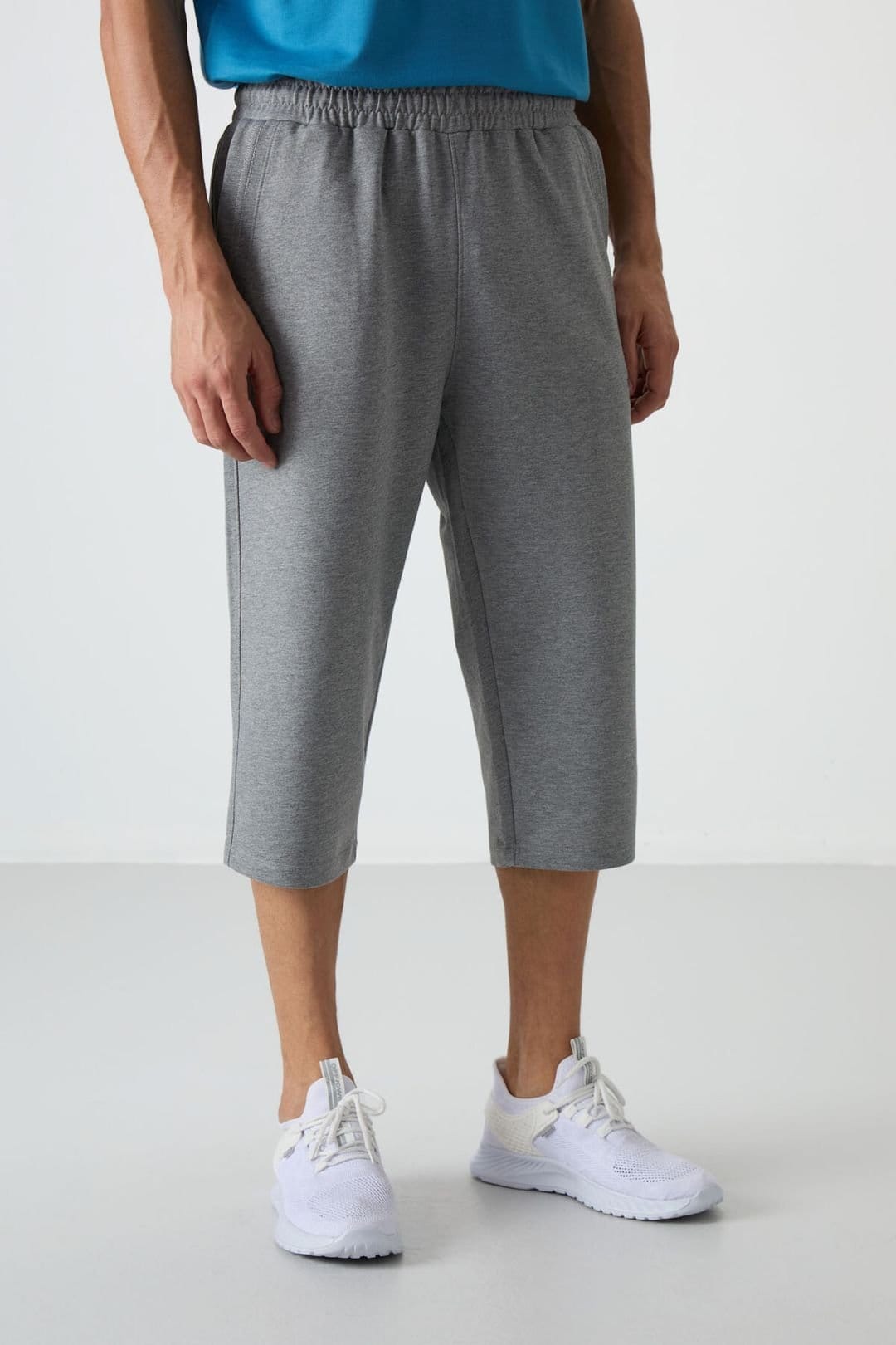 Tommy Life Tommy Life Men's Mid-waist Wide-leg Capri Shorts in Grey - 4