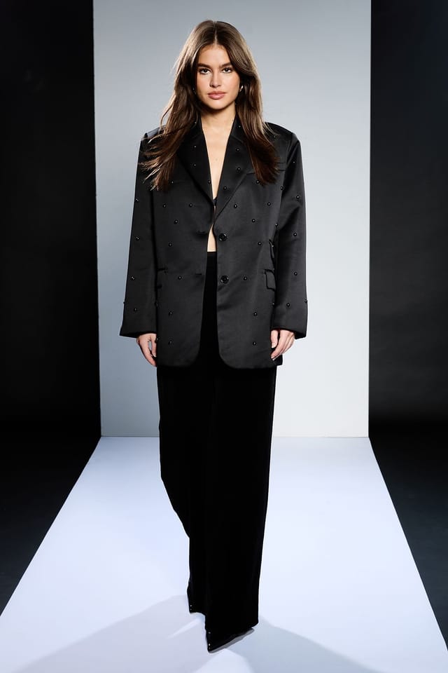 RUNWAY 1.8.1.8 RUNWAY 1.8.1.8 Women's Stud Detail Single Breasted Blazer in Black - 2