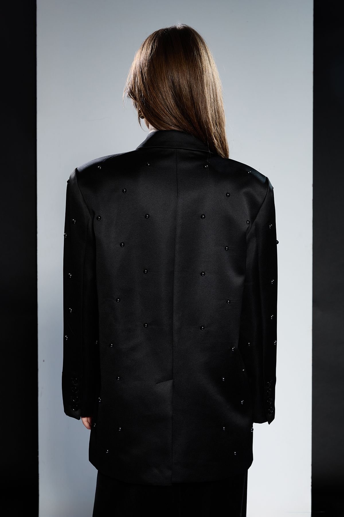 RUNWAY 1.8.1.8 RUNWAY 1.8.1.8 Women's Stud Detail Single Breasted Blazer in Black - 3