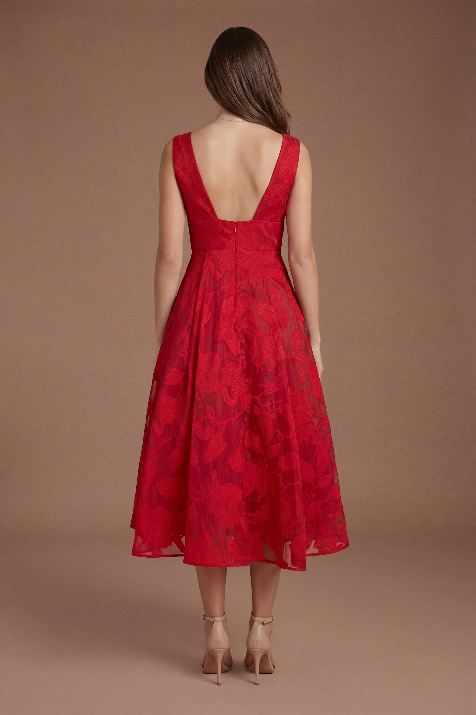 Coast Coast Women's Plunge V Full Skirted Jacquard Midi Dress in Red - 4