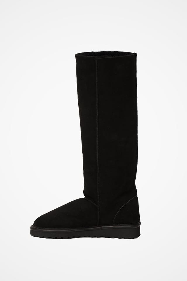 Celtic & Co Celtic & Co Women's Celt Shearling Knee Boot in True Black - 3