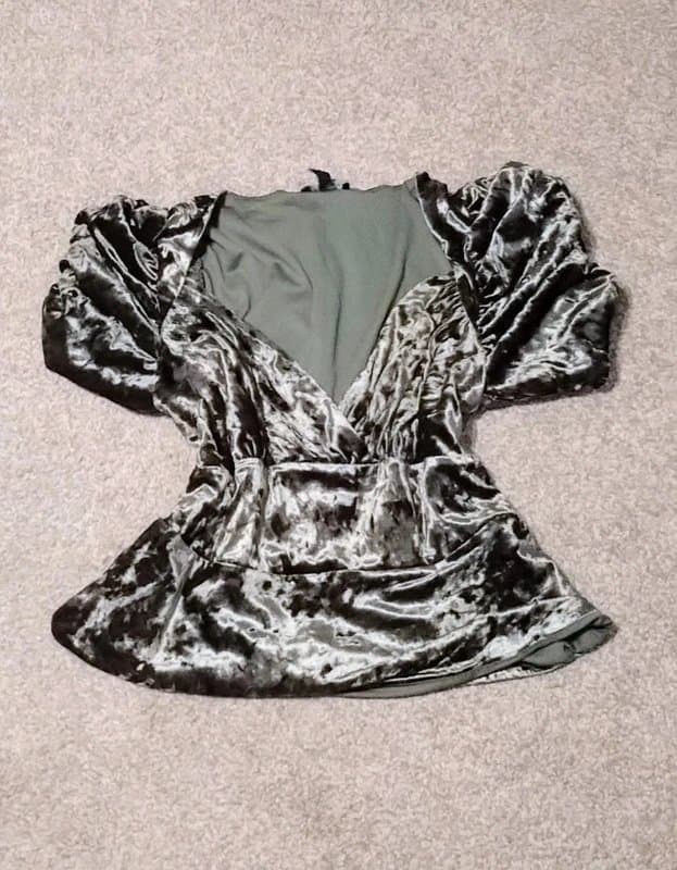 Topshop Brand New Dusky Green Sweetheart Velvet top