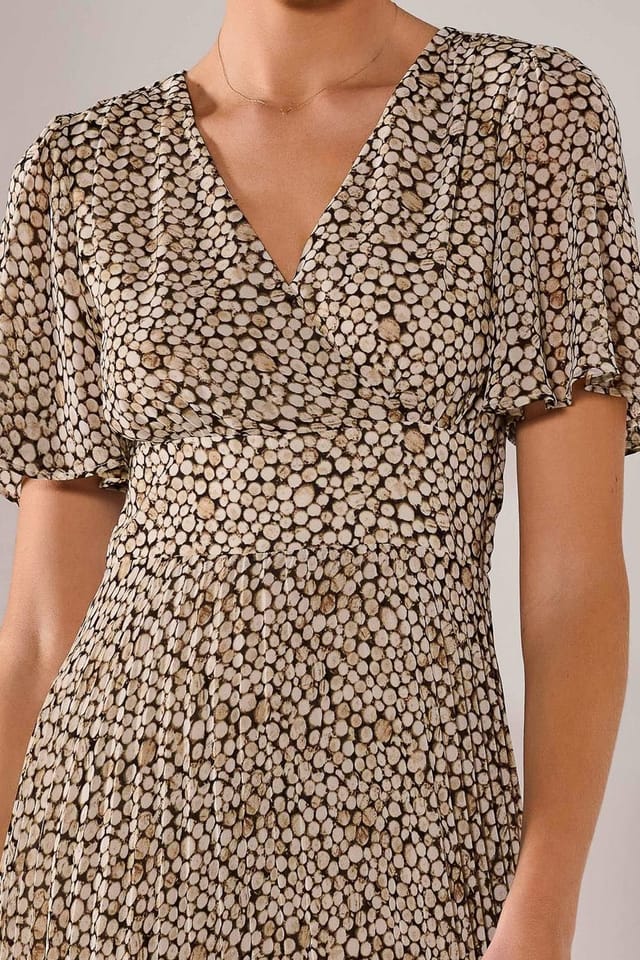 Jolie Moi Jolie Moi Women's Chiffon Pleated Wrap Midaxi Dress in Cream - 3