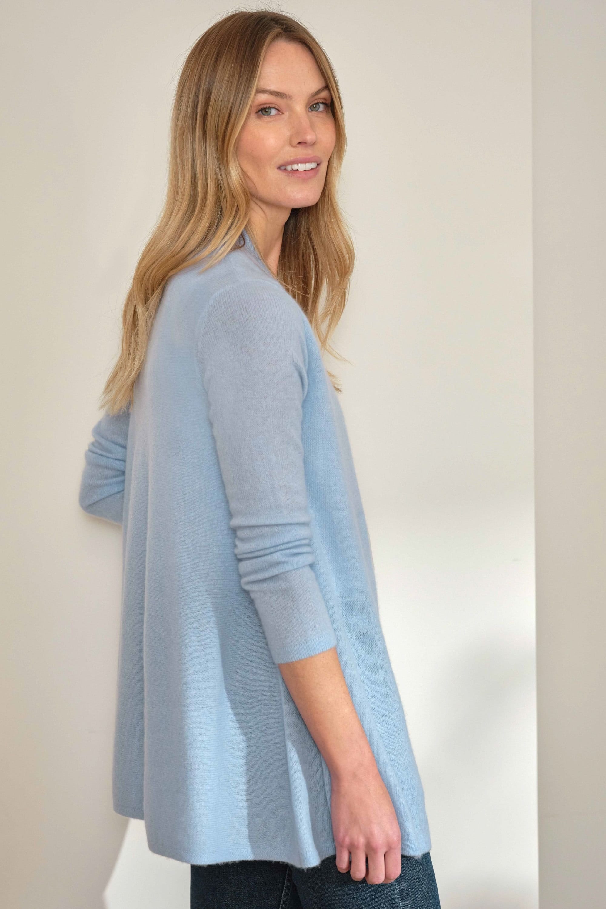 Pure Collection Pure Collection Women's Gassato Lightweight Cashmere Swing Cardigan in Light Blue - 3