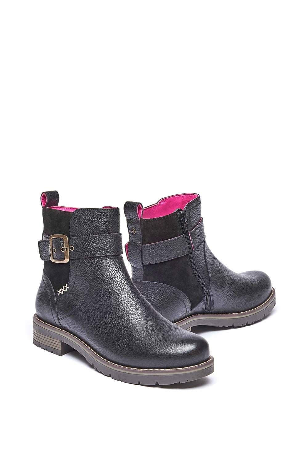 Moshulu Moshulu Women's 'Ria' Dual Fit Chelsea Boot in Black