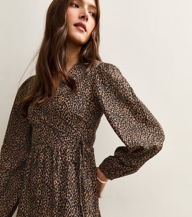 New Look Women's Brown Crepe Animal Print Wrap Midi Dress New Look - 2