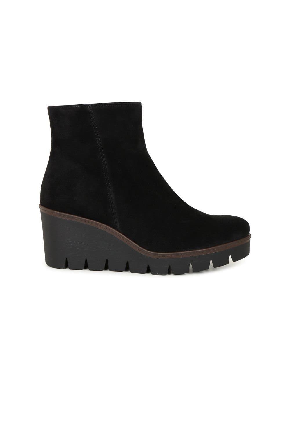 Gabor Gabor Women's 'Utopia' Chunky Wedge Heel Ankle Boots in Jet Black