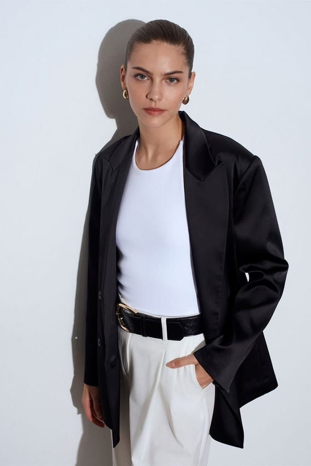 Dilvin Dilvin Women's Crepe Blazer Jacket in Black - 3