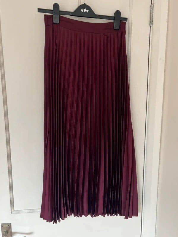 New Look Burgundy Silk Pleated Long Skirt
