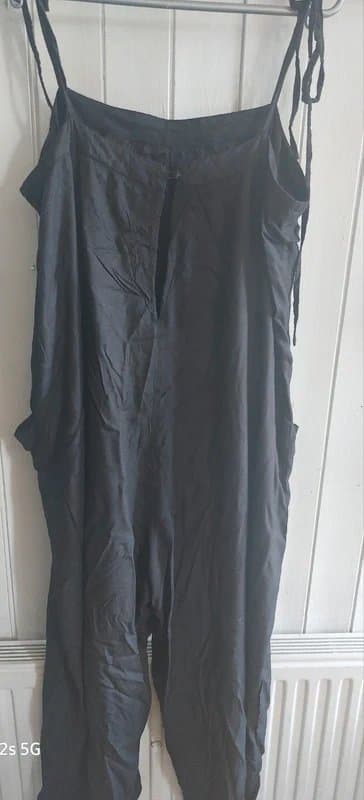 ASOS Design Black jumpsuit wide legged size 14 adjustable straps strappy pockets