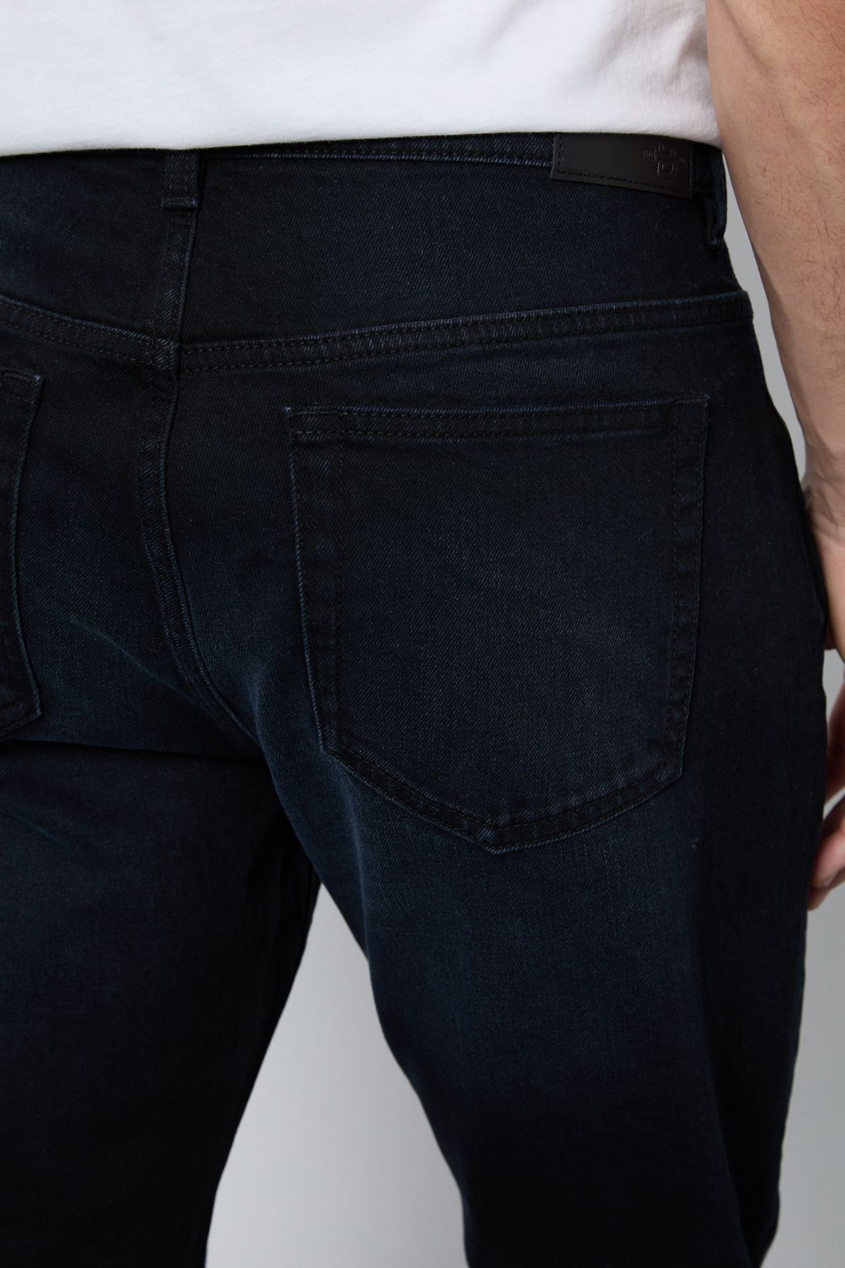 Burton Burton Men's Blue Black Dark Wash Stretch Slim Fit Jean in Dark Blue - 4