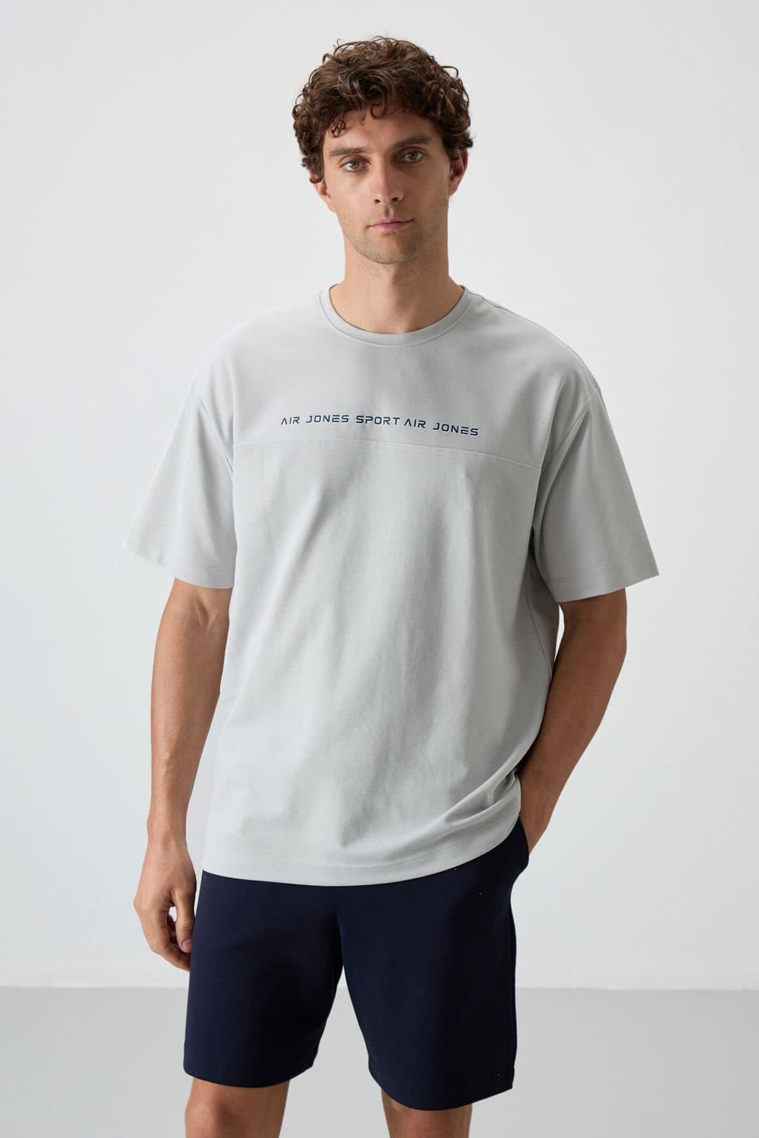 Tommy Life Tommy Life Men's Oversized Crew Neck Printed T-Shirt in Light Grey