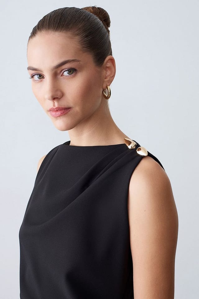 Dilvin Dilvin Women's Sleeveless Crepe Mini Dress With Zipper in Black - 3