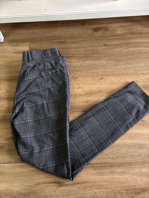 New Look Men’s new look smart wear pants. 46