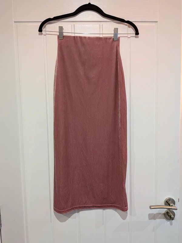 ASOS Pink Velvet Pencil Skirt – Size XS 4-6  - ASOS