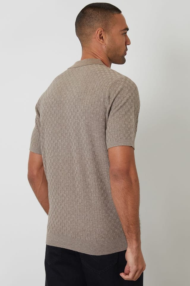 Threadbare Threadbare Men's Basket Stitch Short Sleeve Knitted Polo in Taupe - 2