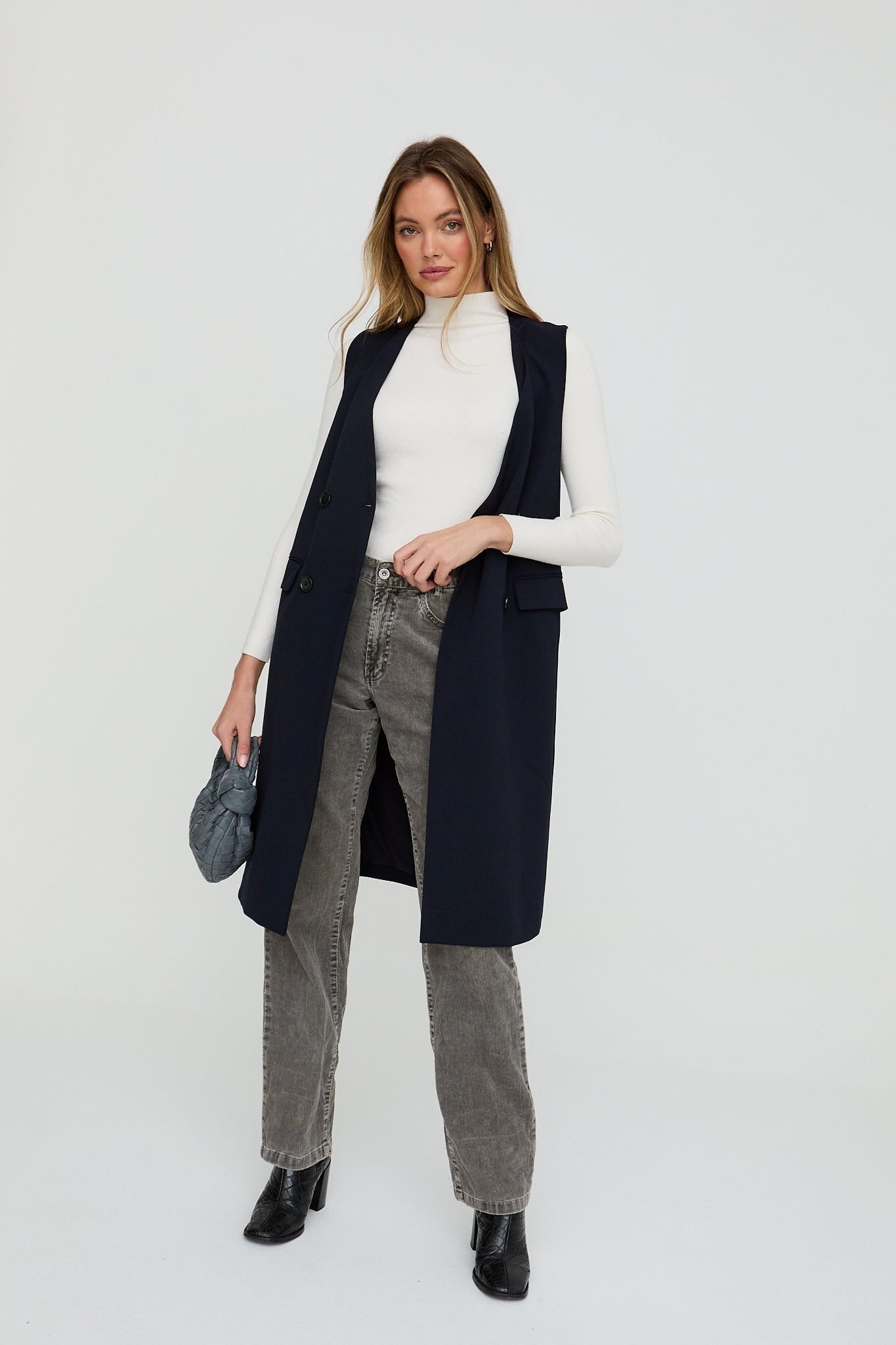 Lily and Lionel Lily and Lionel Women's Myra Sleeveless Long Jacket In Black - 2