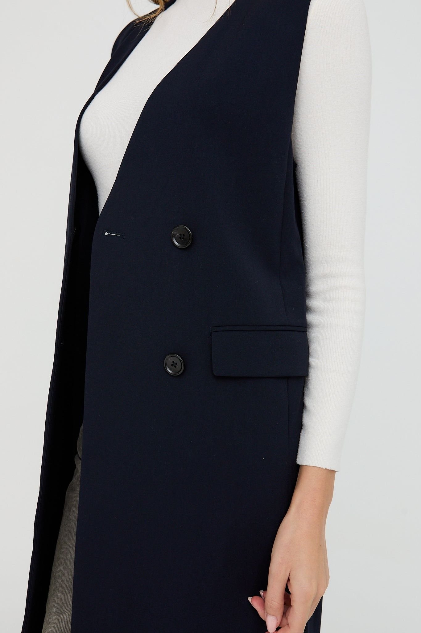 Lily and Lionel Lily and Lionel Women's Myra Sleeveless Long Jacket In Black - 4