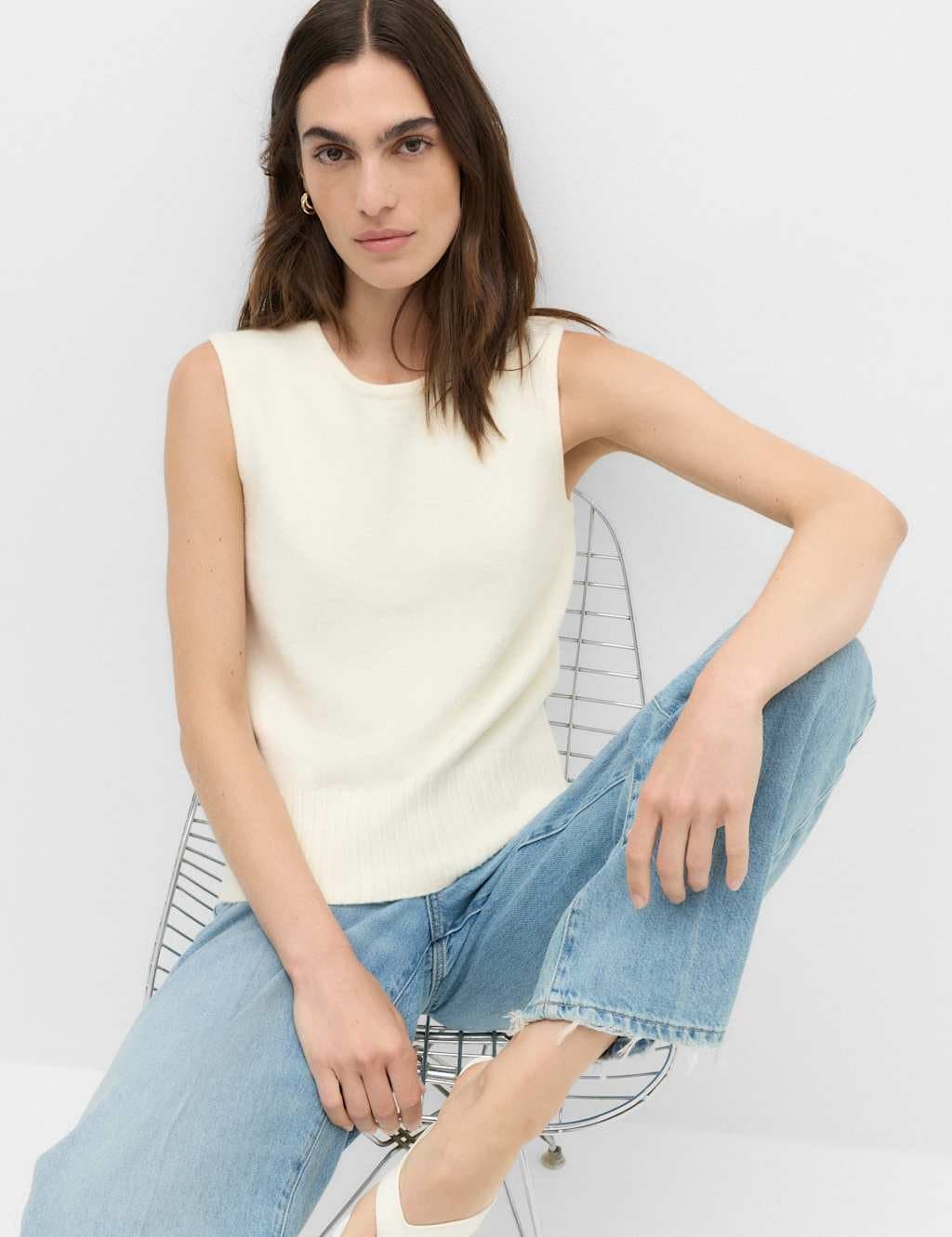 Marks & Spencer M&S Air-Yarn Crew Neck Knitted Vest Ivory