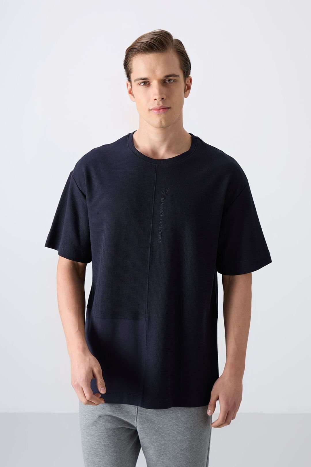 Tommy Life Tommy Life Men's Long Oversized Crew Neck Pocket T-Shirt in Navy