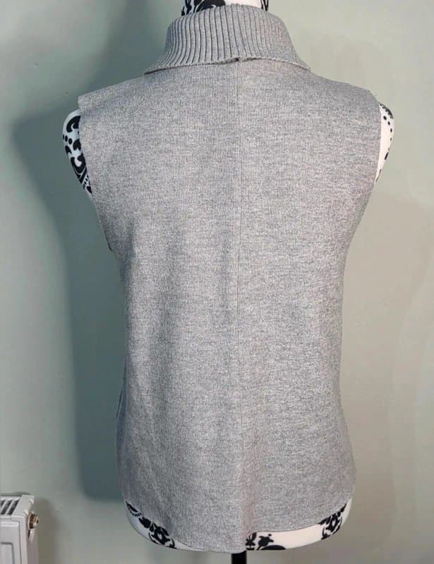 Zara ZARA Grey sleeveless roll neck/turtleneck Knit top / sweater vest – size S