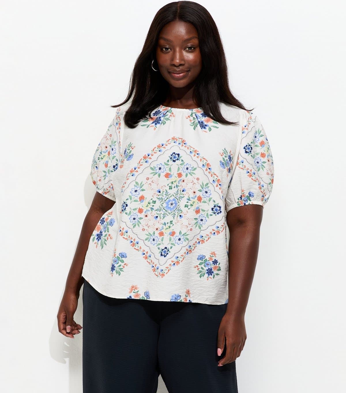 New Look Women's Plus Size Cream Scarf Print Puff Sleeve Top Curves New Look