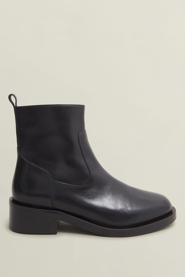 Hobbs London Hobbs London Women's Georgie Leather Zip Ankle Boots in True Black - 2