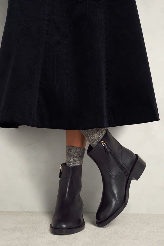 Hobbs London Hobbs London Women's Georgie Leather Zip Ankle Boots in True Black - 3