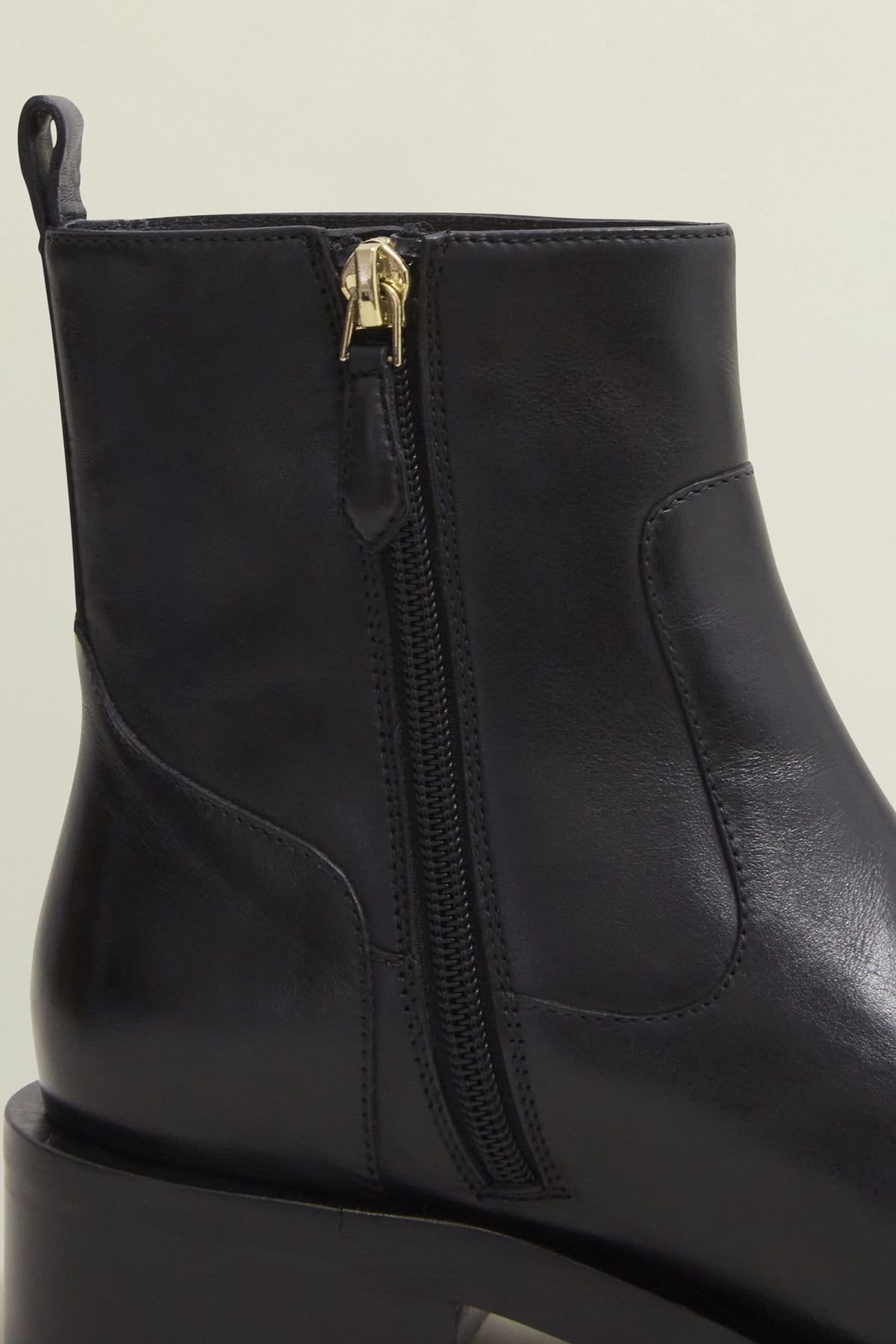 Hobbs London Hobbs London Women's Georgie Leather Zip Ankle Boots in True Black - 4
