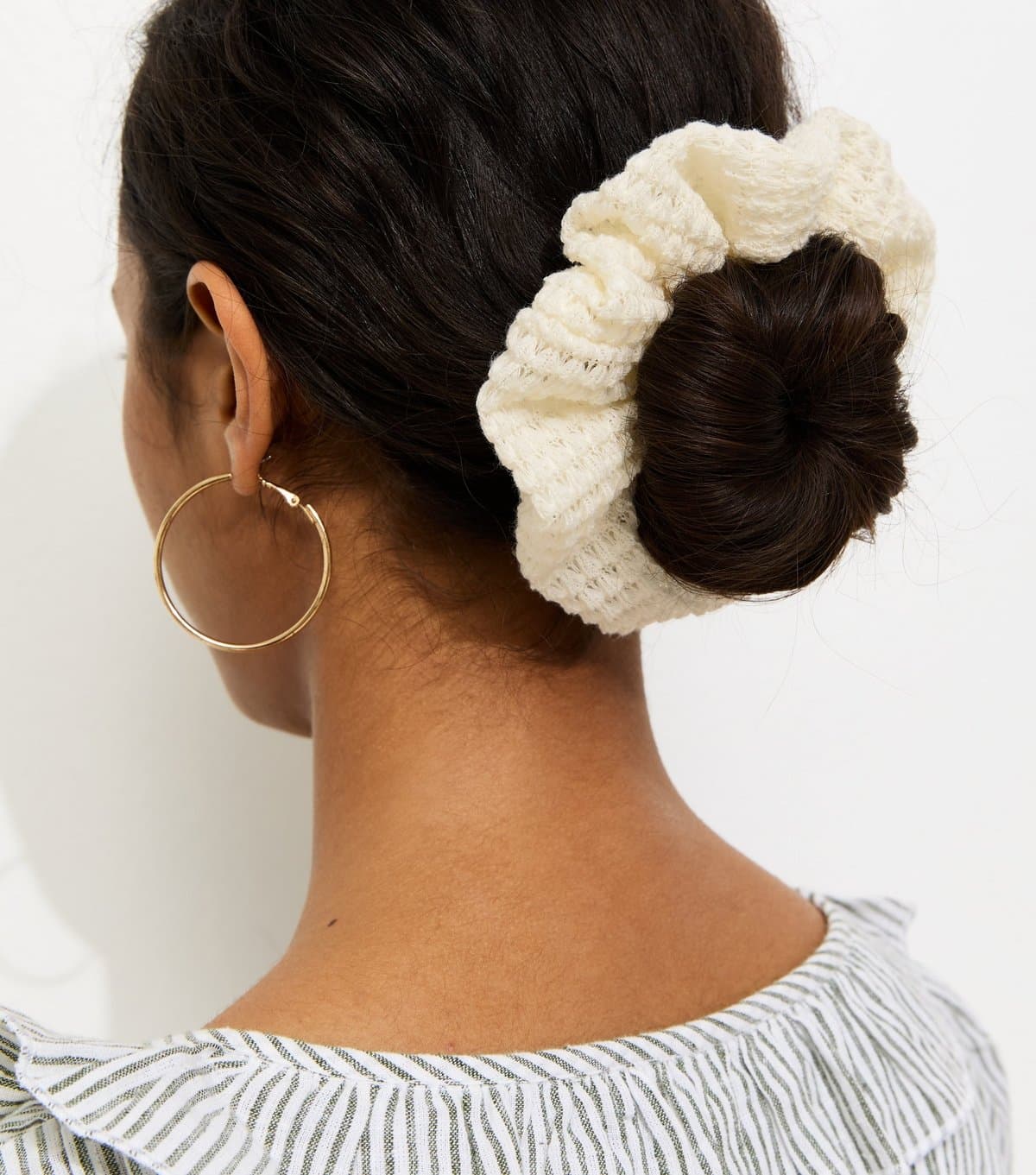 New Look Cream Crochet Knit Scrunchie New Look
