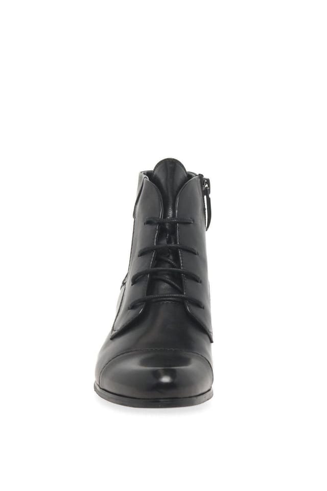 Regarde le Ciel Regarde Le Ciel Women's 'Stefany 123' Victorian Lace Up Leather Ankle Boots in Black - 3