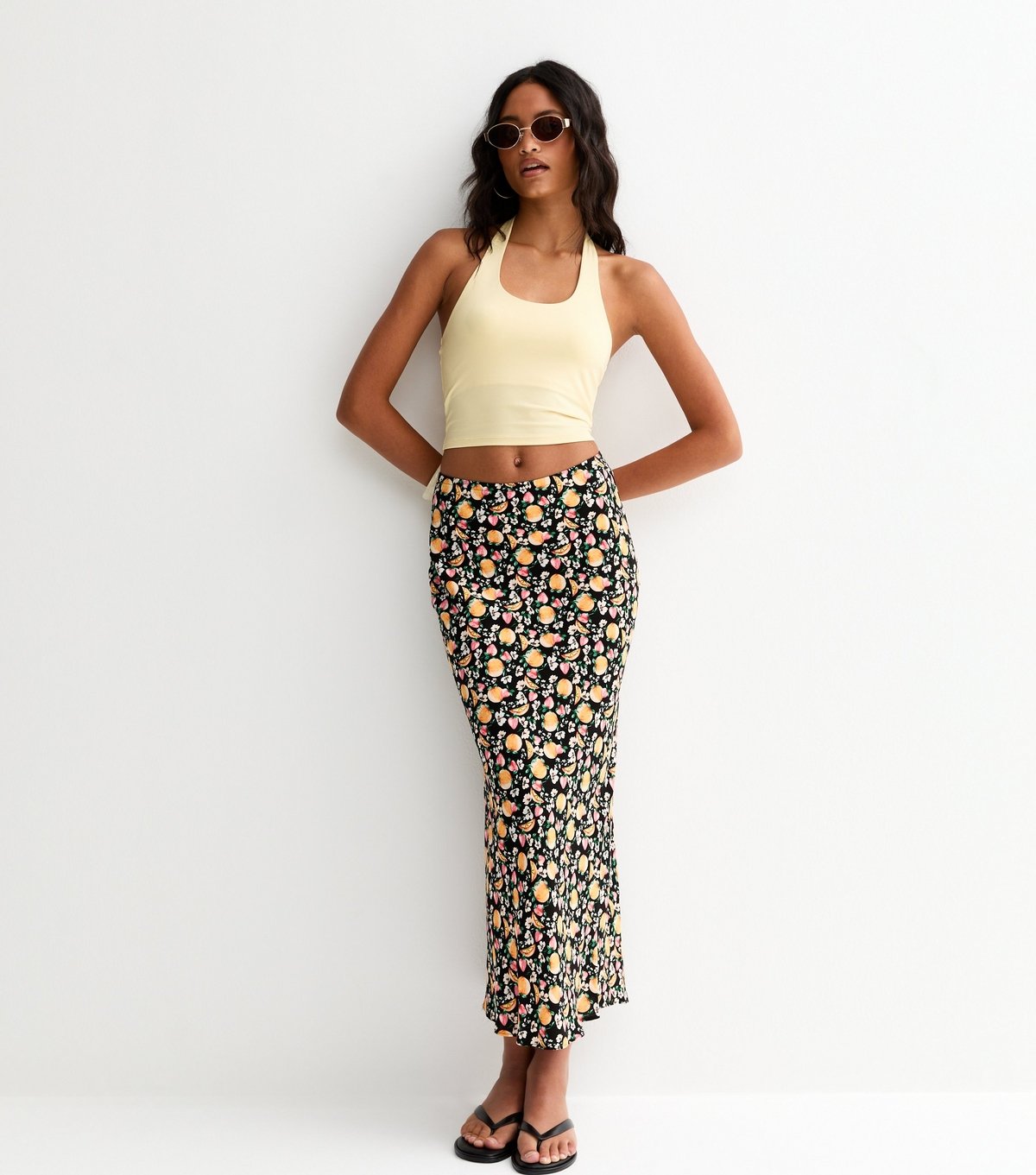 New Look Women's Black Fruit Print Bias Cut Midi Skirt New Look - 2