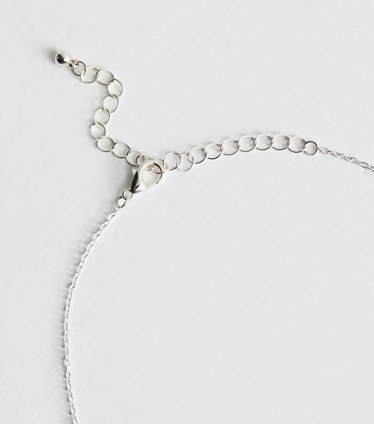 New Look Silver Tone Textured Flower Charm Necklace New Look - 4