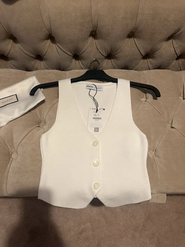 Bershka White Sleeveless Waistcoat