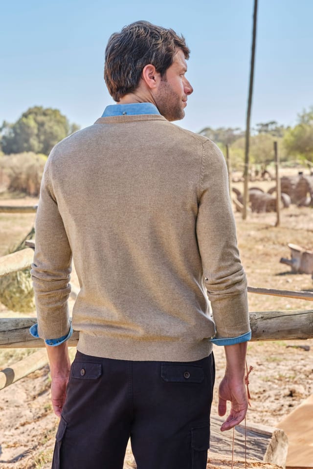 WoolOvers WoolOvers Men's Cashmere Merino Crew Neck Jumper in Camel - 2