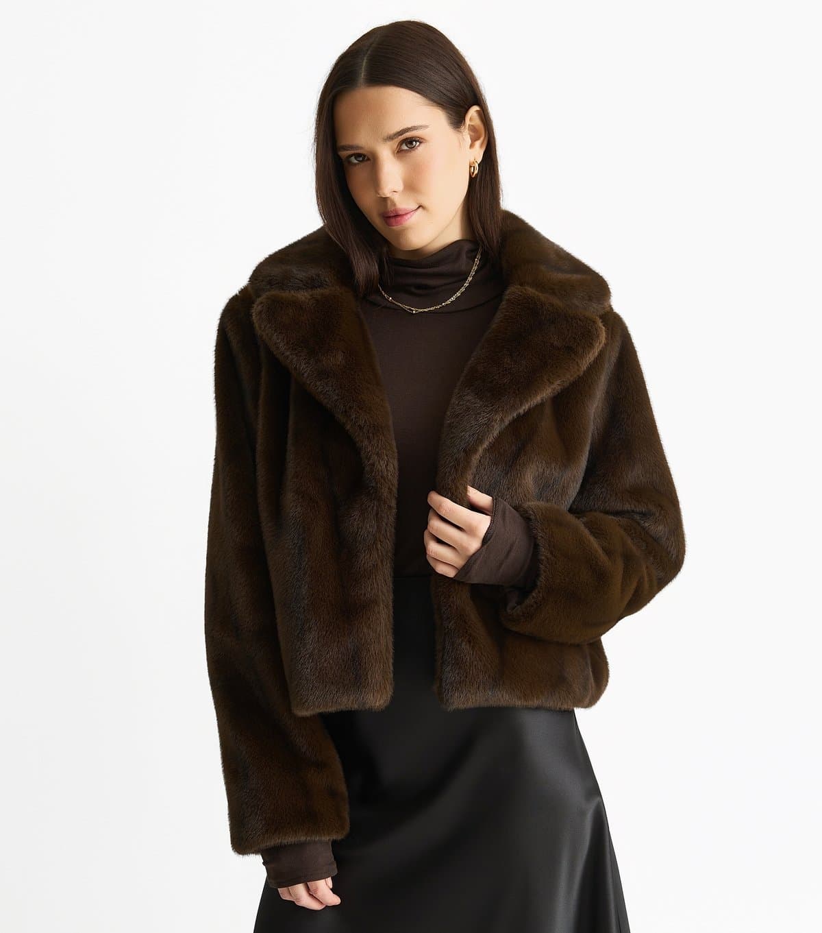 Gini London Women's Mid Brown Cropped Faux Fur Jacket Gini London New Look