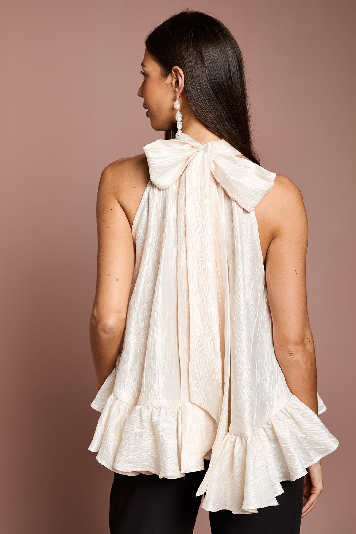 Coast Coast Women's Sleeveless Dip Back Hem Top in Champagne - 3