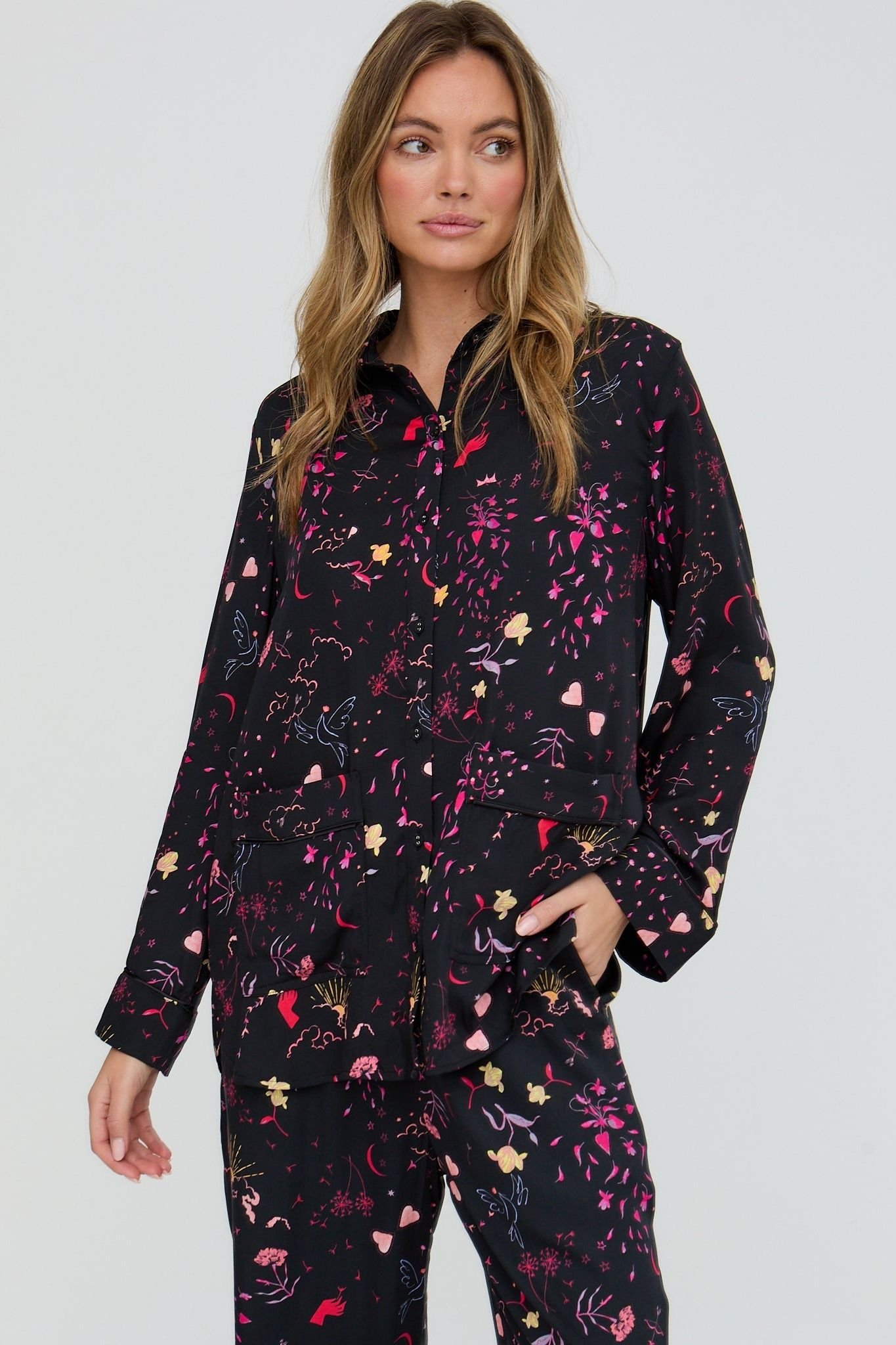 Lily and Lionel Lily and Lionel Women's Evie Long Sleeve Love Letter Print Pyjama Set In Black - 2